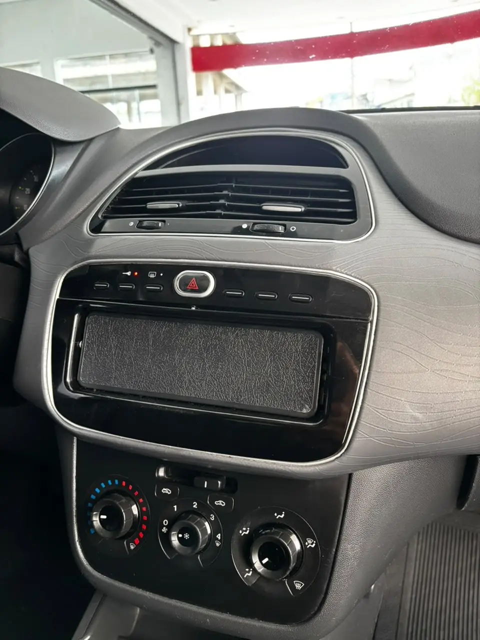 Fiat Punto Attractive Itália 1.4 8V Flex 2015 - imagem 6