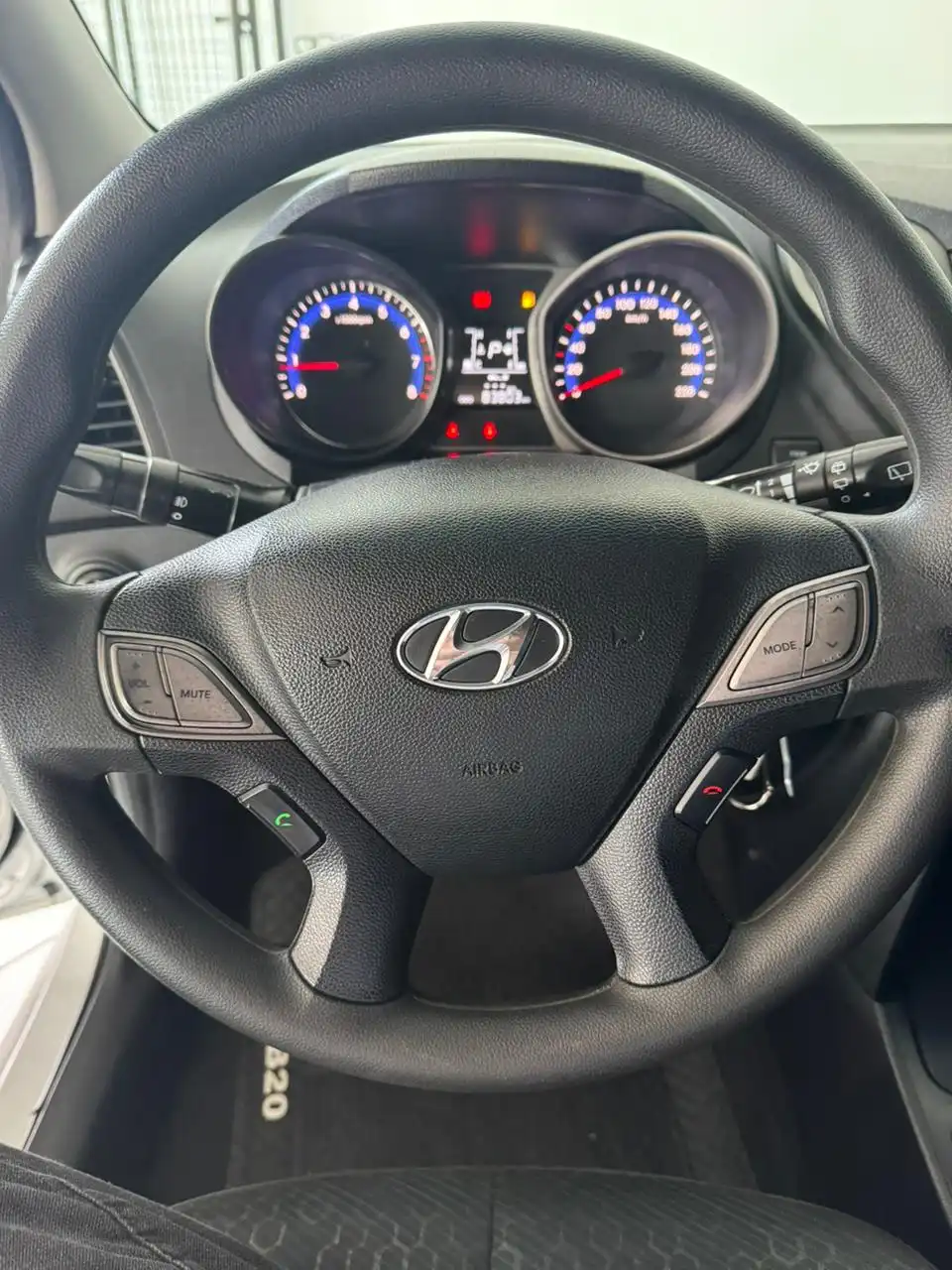 Hyundai HB20X Style 1.6 Flex Automático 2017 - imagem 4